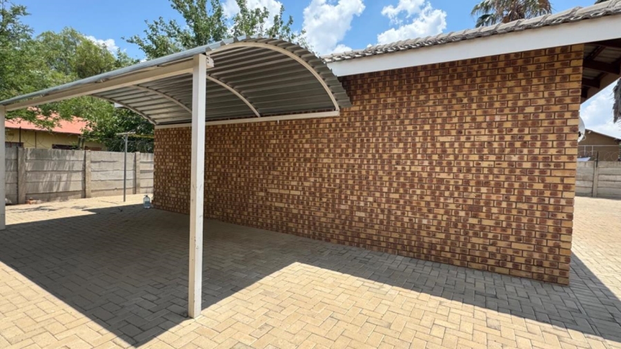 2 Bedroom Property for Sale in Beaconsfield Northern Cape